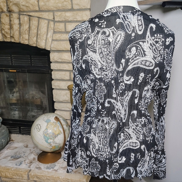 Robbie Bee Black and White Paisley Blouse - Picture 2 of 4